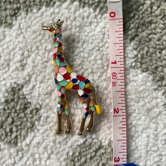 Giraffe 🦒 Brooch - Picture 3 of 5